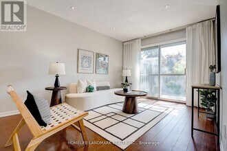 25 Bracken Fernway in Toronto, ON - Building Photo - Building Photo