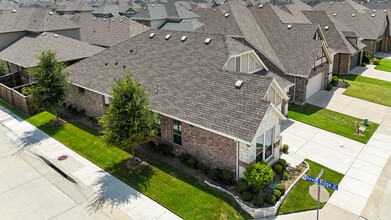 2284 Bower Ln in Carrollton, TX - Building Photo - Building Photo