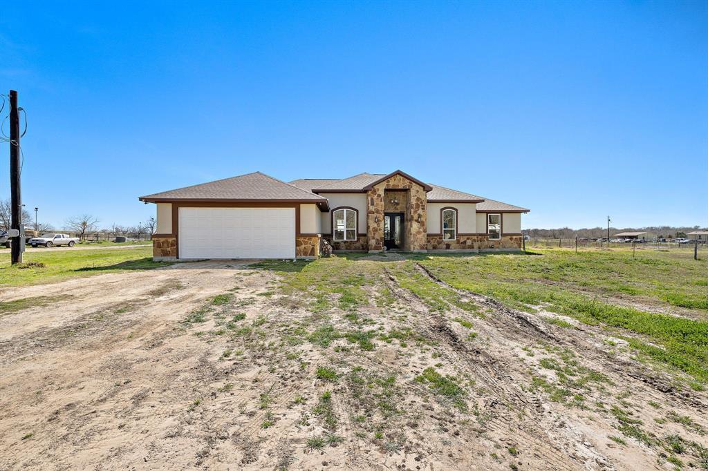 2246 County Line Rd in Dale, TX - Building Photo