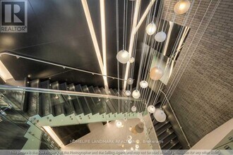 125-2125 Peter St in Toronto, ON - Building Photo - Building Photo