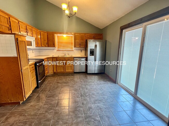 1210 Dean Dr in Grain Valley, MO - Building Photo - Building Photo