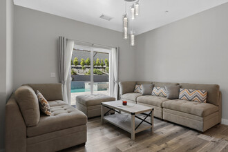 79575 Camelback Dr in Indio, CA - Building Photo - Building Photo