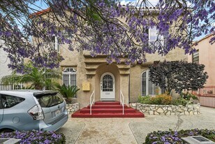 2818 S Bronson Ave, Unit #B in Los Angeles, CA - Building Photo