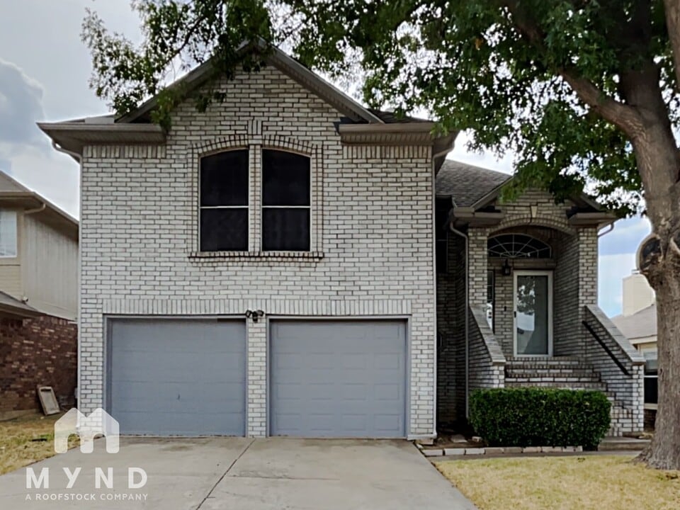 6925 Sugar Maple Creek in Plano, TX - Building Photo