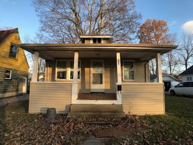 property at 625 N Twelfth St