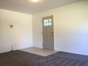 2710 S King St in Seattle, WA - Building Photo - Building Photo