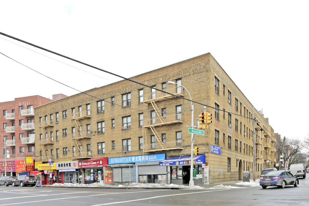 4217-4227 College Point Blvd in Flushing, NY - Building Photo