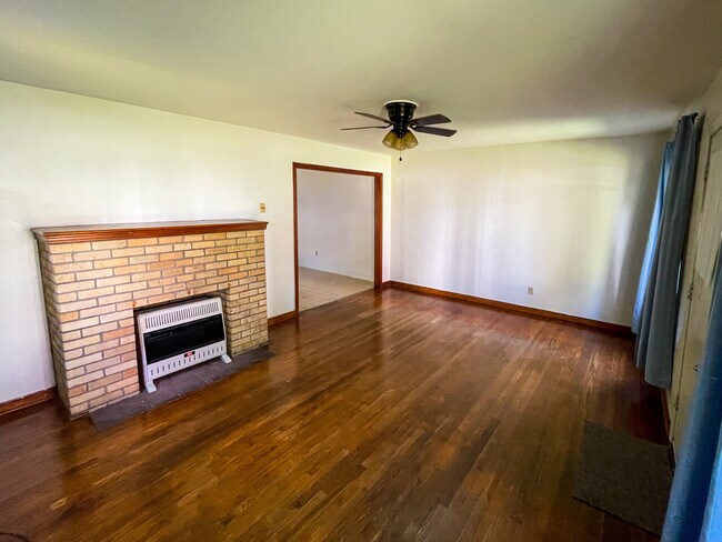 4235 Gibson St photo'