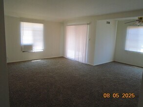 44920 Lorimer Ave in Lancaster, CA - Building Photo - Building Photo