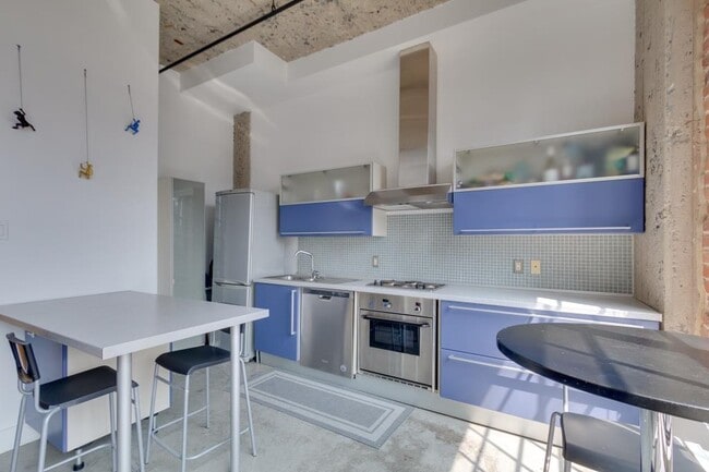 454 Rue De la Gauchetière O in Montréal, QC - Building Photo - Building Photo