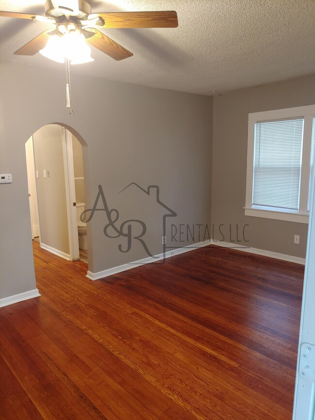 809 N Tucker St in Pittsburg, KS - Building Photo - Building Photo