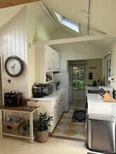 42 Towd Point Rd in Southampton, NY - Building Photo - Building Photo