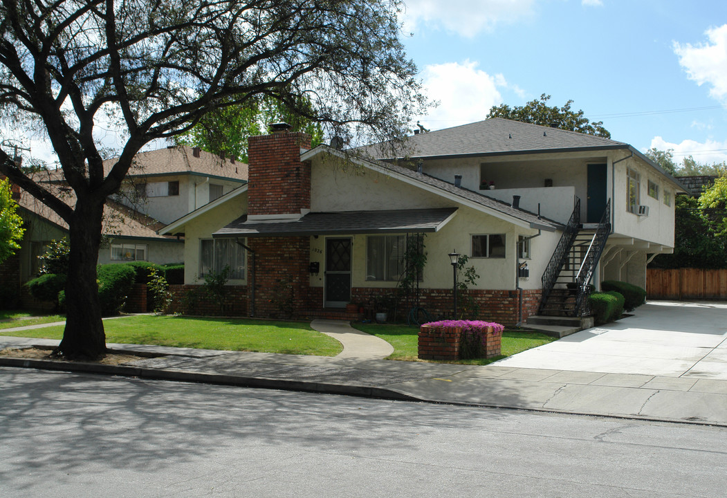 1026 W Iowa Ave in Sunnyvale, CA - Building Photo