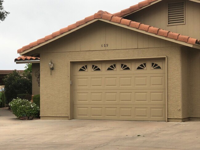 689 Leisure World in Mesa, AZ - Foto de edificio - Building Photo