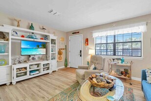 312 Bream Ave, Unit SI ID1502026P in Fort Walton Beach, FL - Building Photo