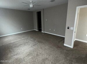 10622 S 52nd Ln in Phoenix, AZ - Foto de edificio - Building Photo