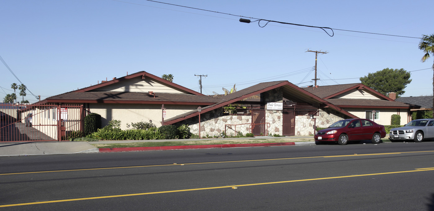 Dale Terrace in Buena Park, CA - Building Photo