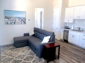 8014 Shadow Hill Dr in La Mesa, CA - Building Photo - Building Photo