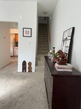2810 Jay Ave, Unit B in Cleveland, OH - Building Photo - Building Photo