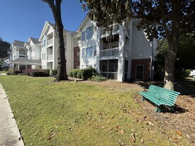 1231 Ladys Island Dr in Port Royal, SC - Building Photo