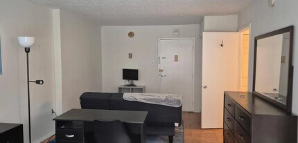 1440 N St NW, Unit Town Terrace West in Washington, DC - Building Photo - Building Photo