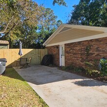 608 Albemarle Rd in Wilmington, NC - Building Photo - Building Photo