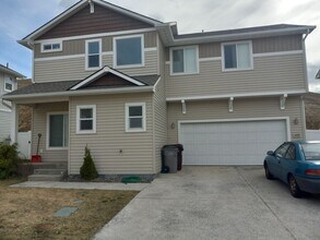 1435 SW Junegrass Ln in Pullman, WA - Building Photo - Building Photo