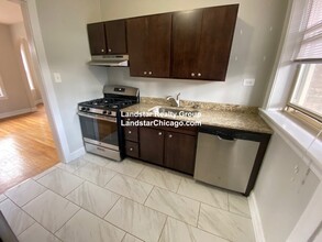 5042 N Wolcott Ave, Unit 3B in Chicago, IL - Foto de edificio - Building Photo