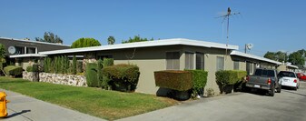 127 W Vermont Ave in Anaheim, CA - Building Photo
