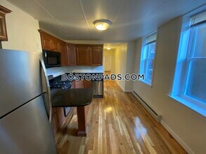 92 Endicott St, Unit 1 in Boston, MA - Foto de edificio - Building Photo