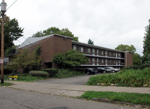 Ryan House in Akron, OH - Building Photo - Building Photo