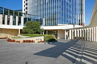 888 W E St-Unit -2503 in San Diego, CA - Building Photo - Building Photo