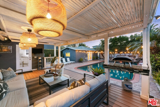 property at 7401 El Manor Ave