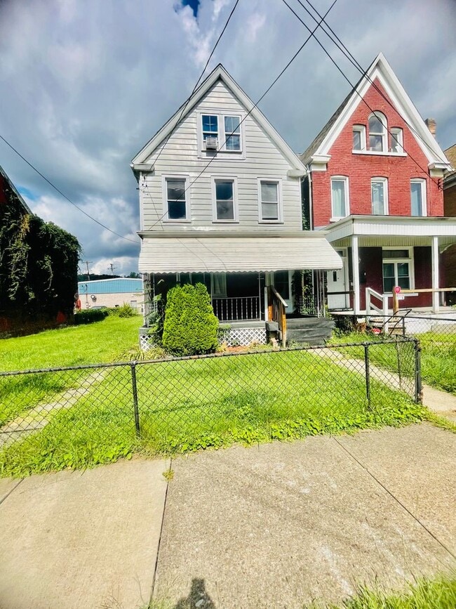 115 10th St in Turtle Creek, PA - Building Photo - Building Photo