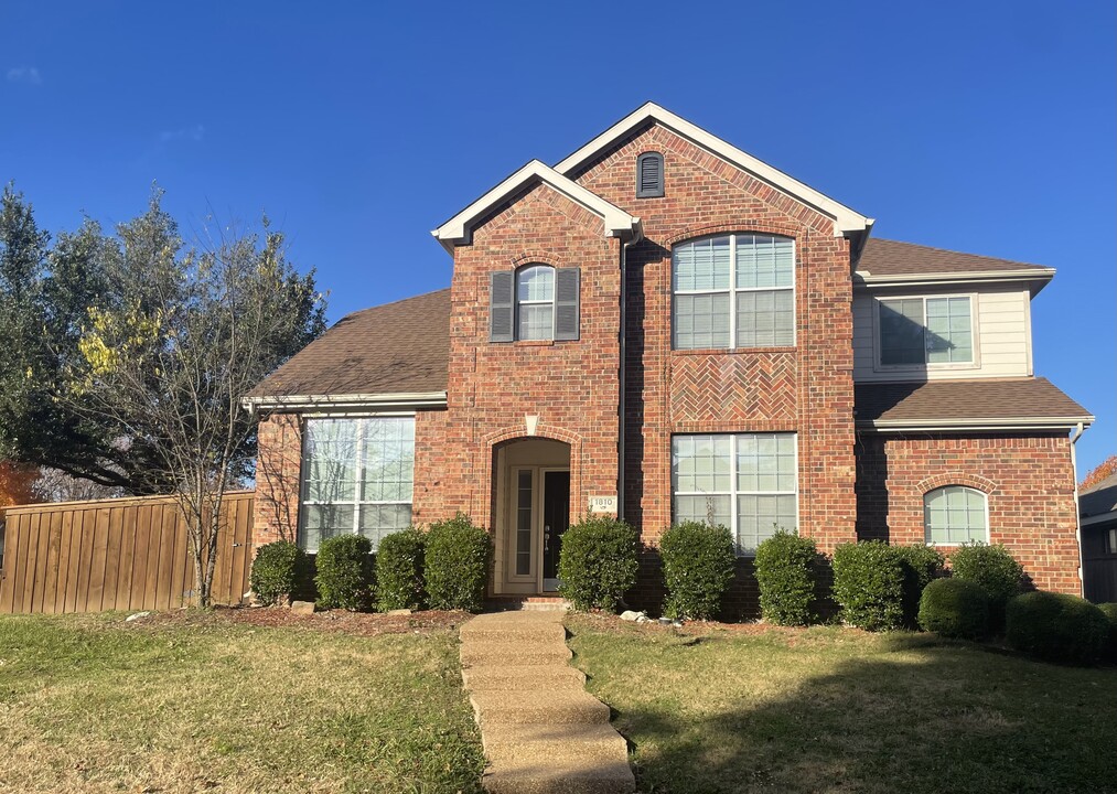 1810 Audrey Dr in Garland, TX - Foto de edificio