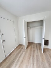 6214 Holly Mont Dr-Unit -6214 in Los Angeles, CA - Building Photo - Building Photo