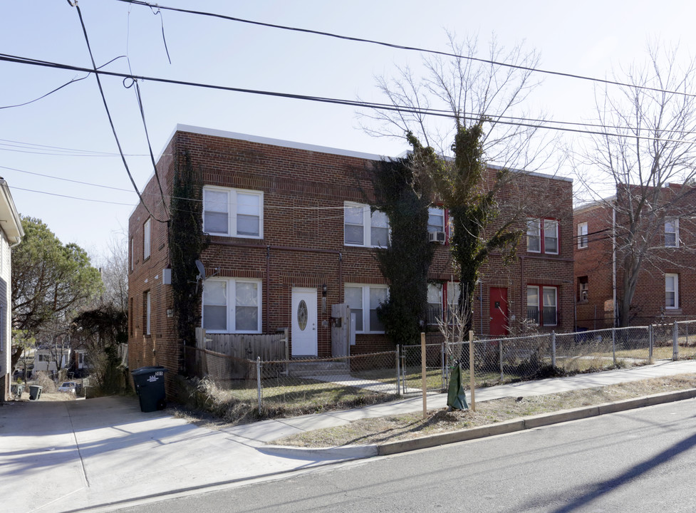 505 44th St NE in Washington, DC - Building Photo