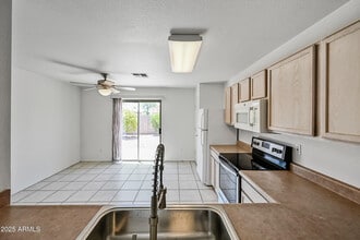 3057 W Lucia Dr in Phoenix, AZ - Building Photo - Building Photo