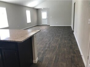 108 Cranbrook Ln in Hutto, TX - Building Photo - Building Photo