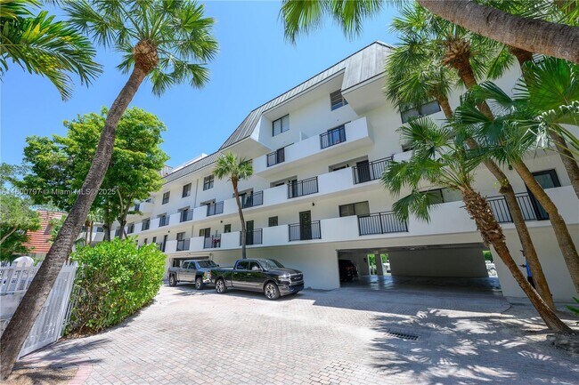 property at 6901 Edgewater Dr