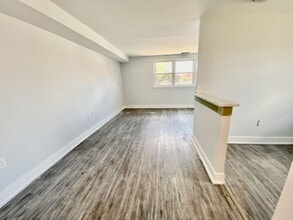 7100 Humming Bird Pl in Philadelphia, PA - Building Photo - Building Photo