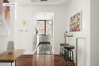 60 E 55th St in New York, NY - Building Photo - Building Photo