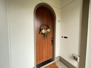 17391 SW Shadow Trail St in Beaverton, OR - Building Photo - Building Photo