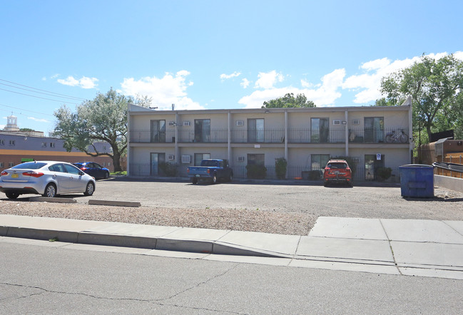 Nob Hill Apartments in Albuquerque, NM - Building Photo - Building Photo