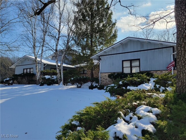 1552 Jacobs Ln in Kent, OH - Building Photo - Building Photo