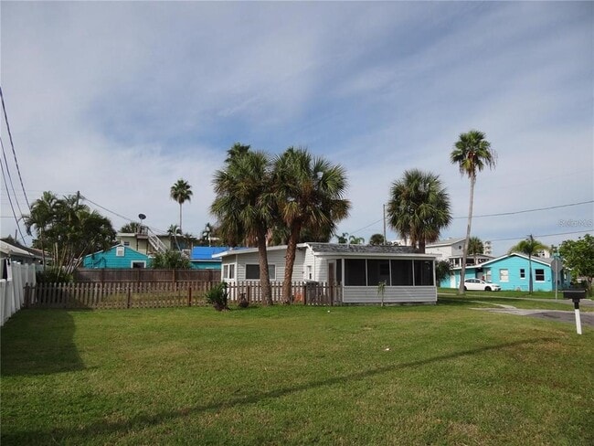 13360 Boca Ciega Ave in Madeira Beach, FL - Building Photo - Building Photo