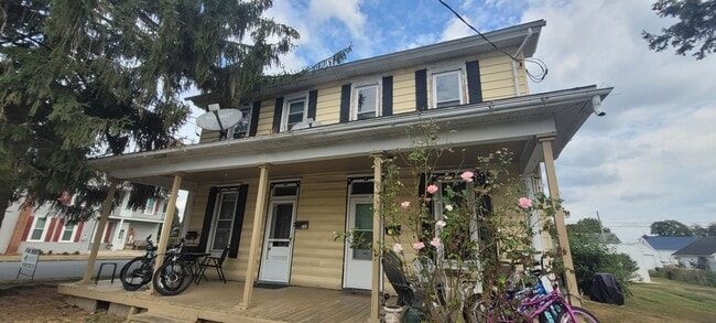156 N Harrison St in Palmyra, PA - Building Photo - Building Photo