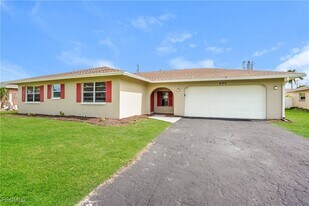 605 SE 35th St in Cape Coral, FL - Building Photo