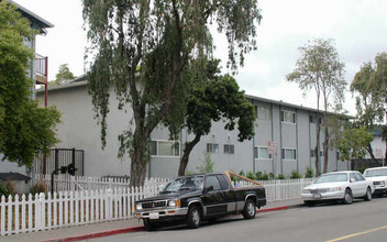 Bayview Apartments in San Rafael, CA - Building Photo - Building Photo