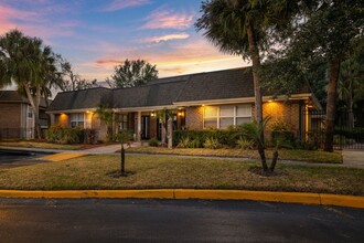 Doral Oaks Apartments in Temple Terrace, FL - Building Photo - Building Photo